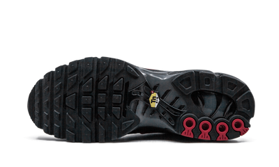 Nike Air Max Plus Black Gradient Red