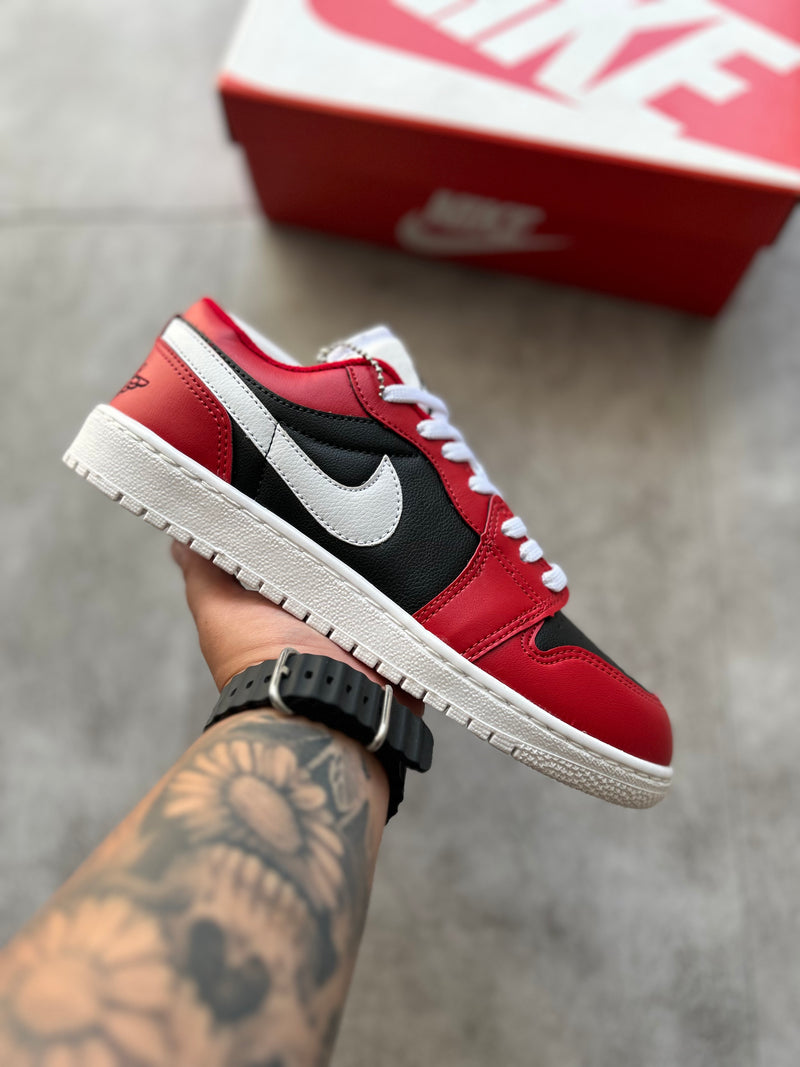 Air Jordan 1 Low 'Chicago Flip