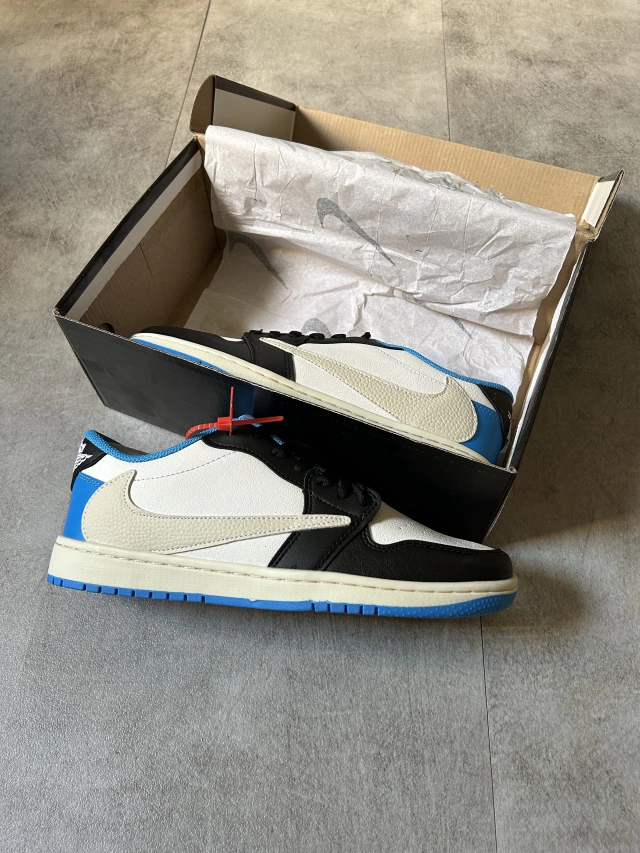 Air Jordan 1 Low "Fragment x Travis Scott"