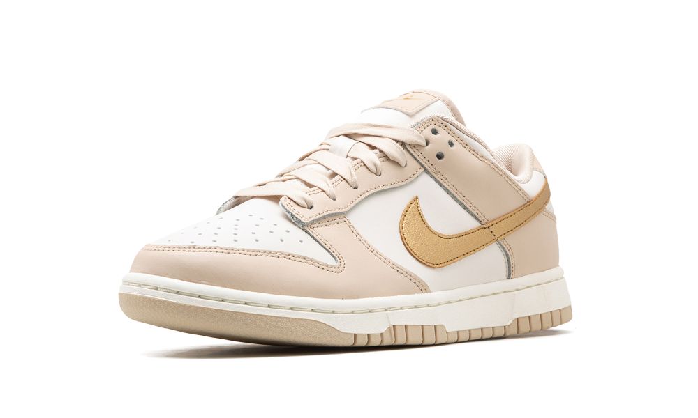 SB Dunk Low Dourado